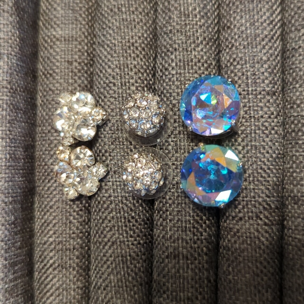 Set of 3 pairs of sparkly earrings